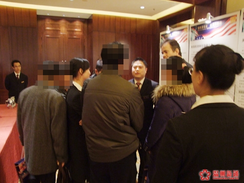现任美国南达科他州国际商务部部长Mr.Joop Bollen现场解答来宾疑问